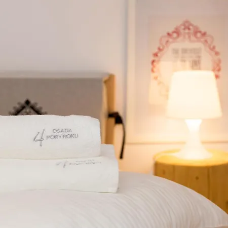 シャレー Osada Cztery Pory Roku チョルシュティン