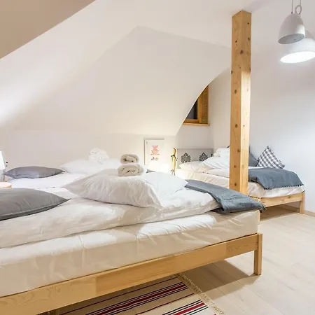 シャレー Osada Cztery Pory Roku *