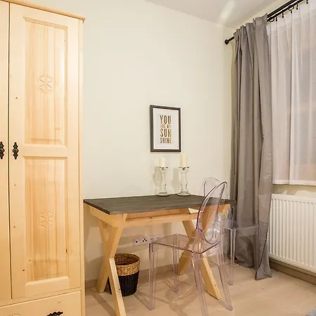 シャレー Osada Cztery Pory Roku チョルシュティン